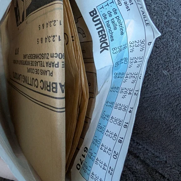 Butterick Pattern - Picture 4 of 4